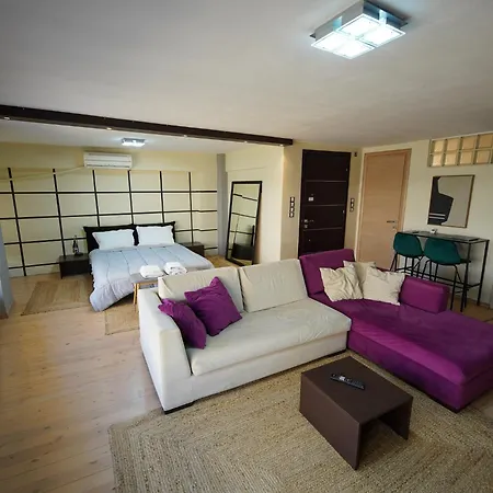 Modern Loft In The City Center Of Levadia, Greece *